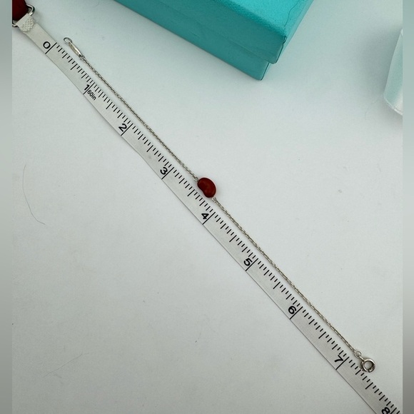 RARE Tiffany & Co. Red Jasper Bean Bracelet by Elsa Peretti in Sterling Silver - Picture 5 of 6